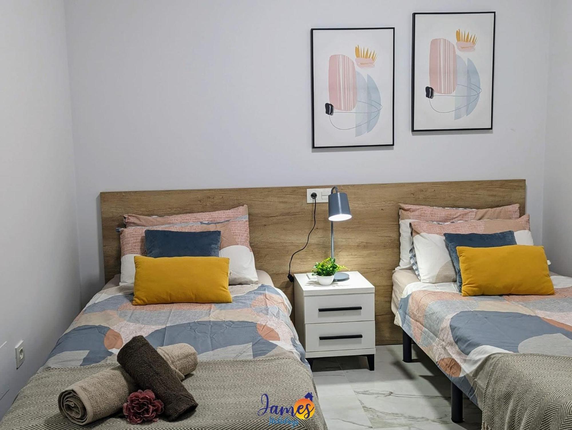 Modern Two Bedroom Ground Floor Apartment Duly7 빌라마르틴 외부 사진
