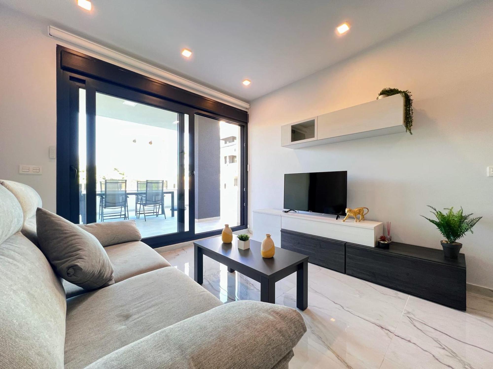 Modern Two Bedroom Ground Floor Apartment Duly7 빌라마르틴 외부 사진